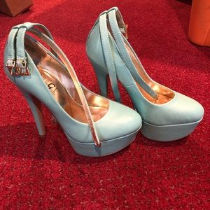 NWT Rouge Helium Teal Pumps with Straps